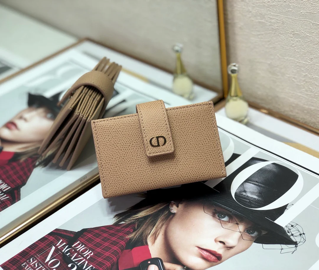 Dior 风琴卡包