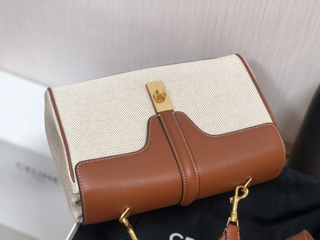 Сумка Celine Soft 16 Medium из гладкой коровьей кожи и канваса