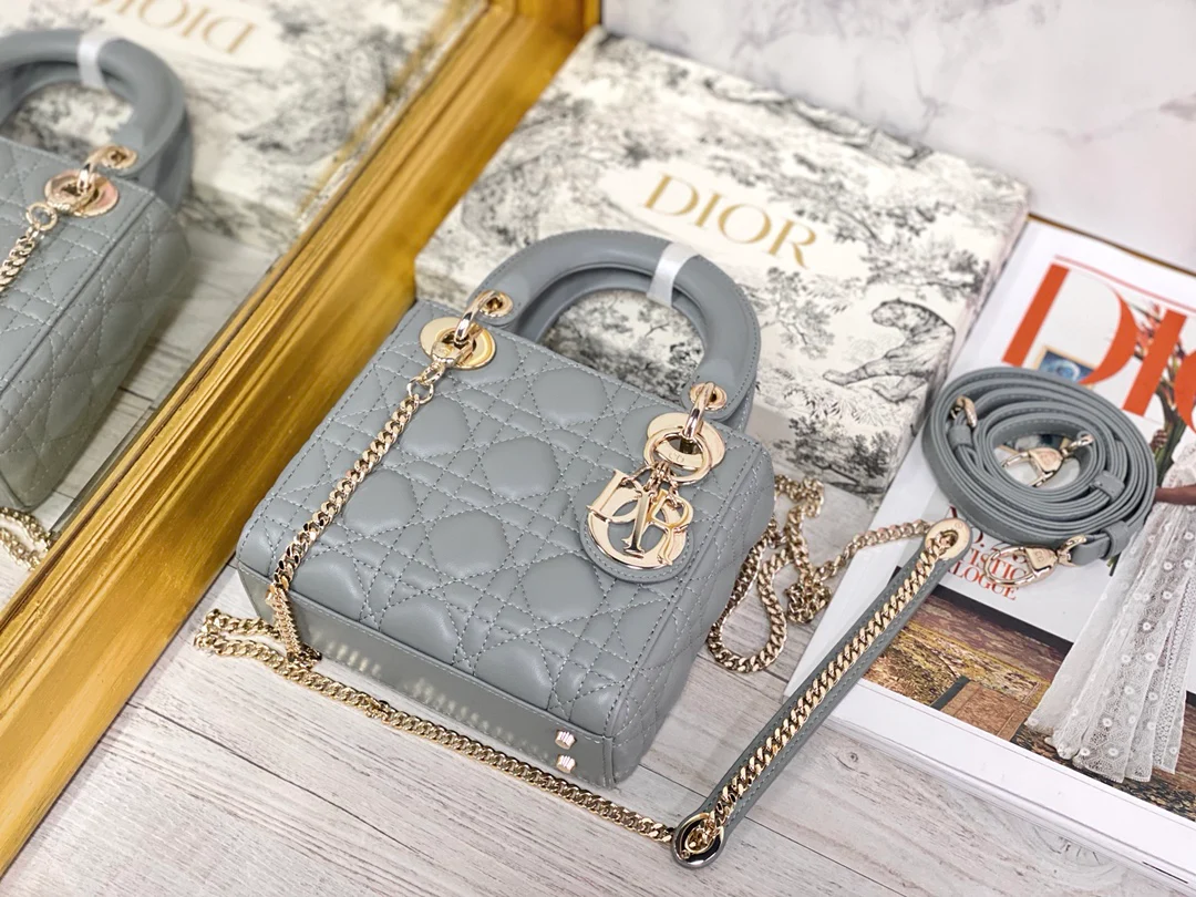 Мини-сумочка Dior Lady Dior - модель Princess Dior с тремя отделениями - 17 см - серо-каменный цвет с золотой фурнитурой