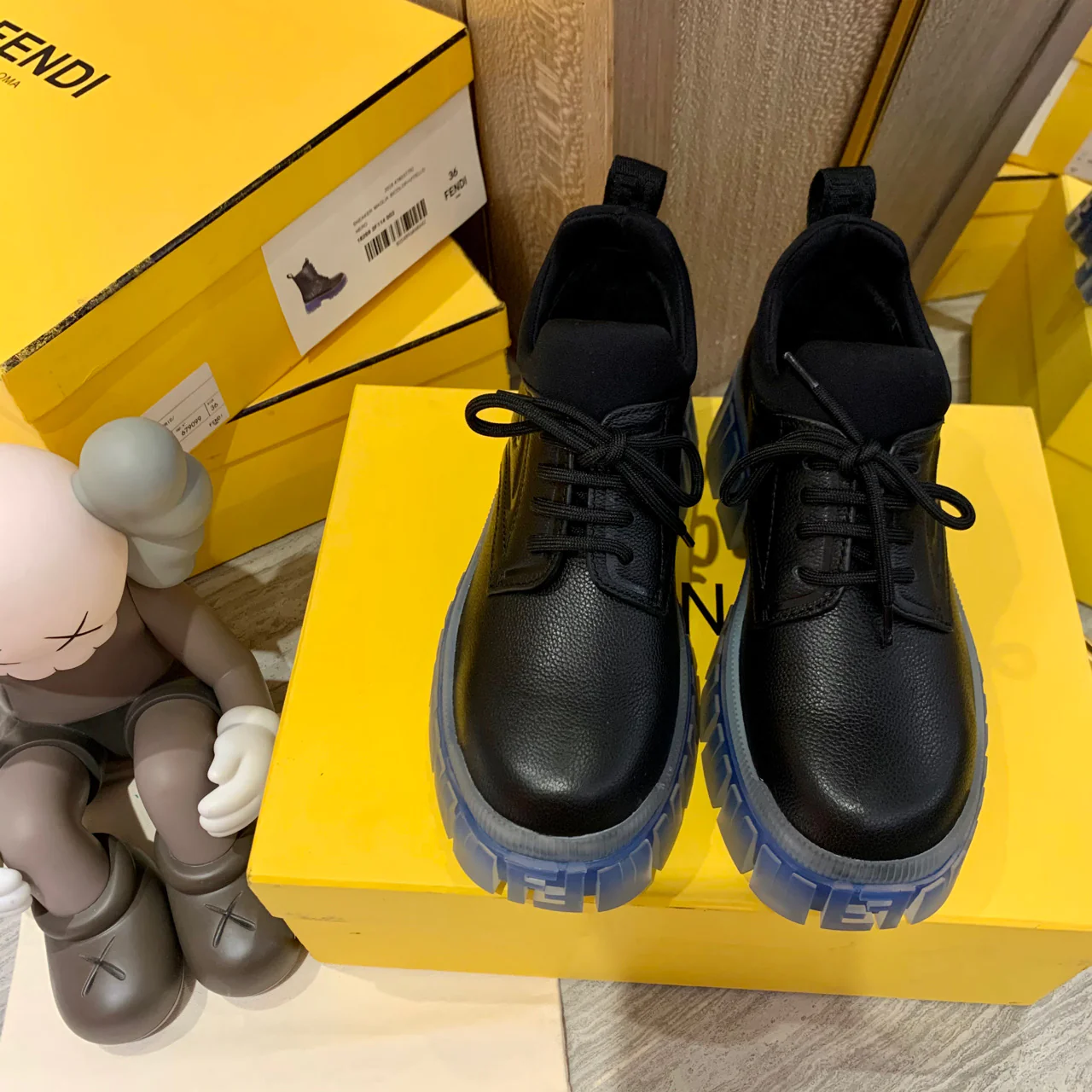 Ботинки Fendi на платформе со шнуровкой - черные