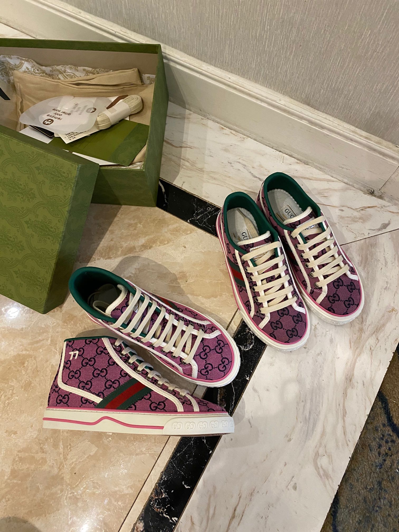 Высокие кеды Gucci с монограммой из канваса