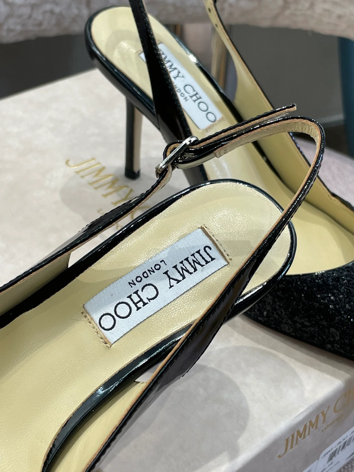 Новые поступления коллекции Jimmy весна/лето 2022 - Туфли на высоком каблуке с пайетками - 5