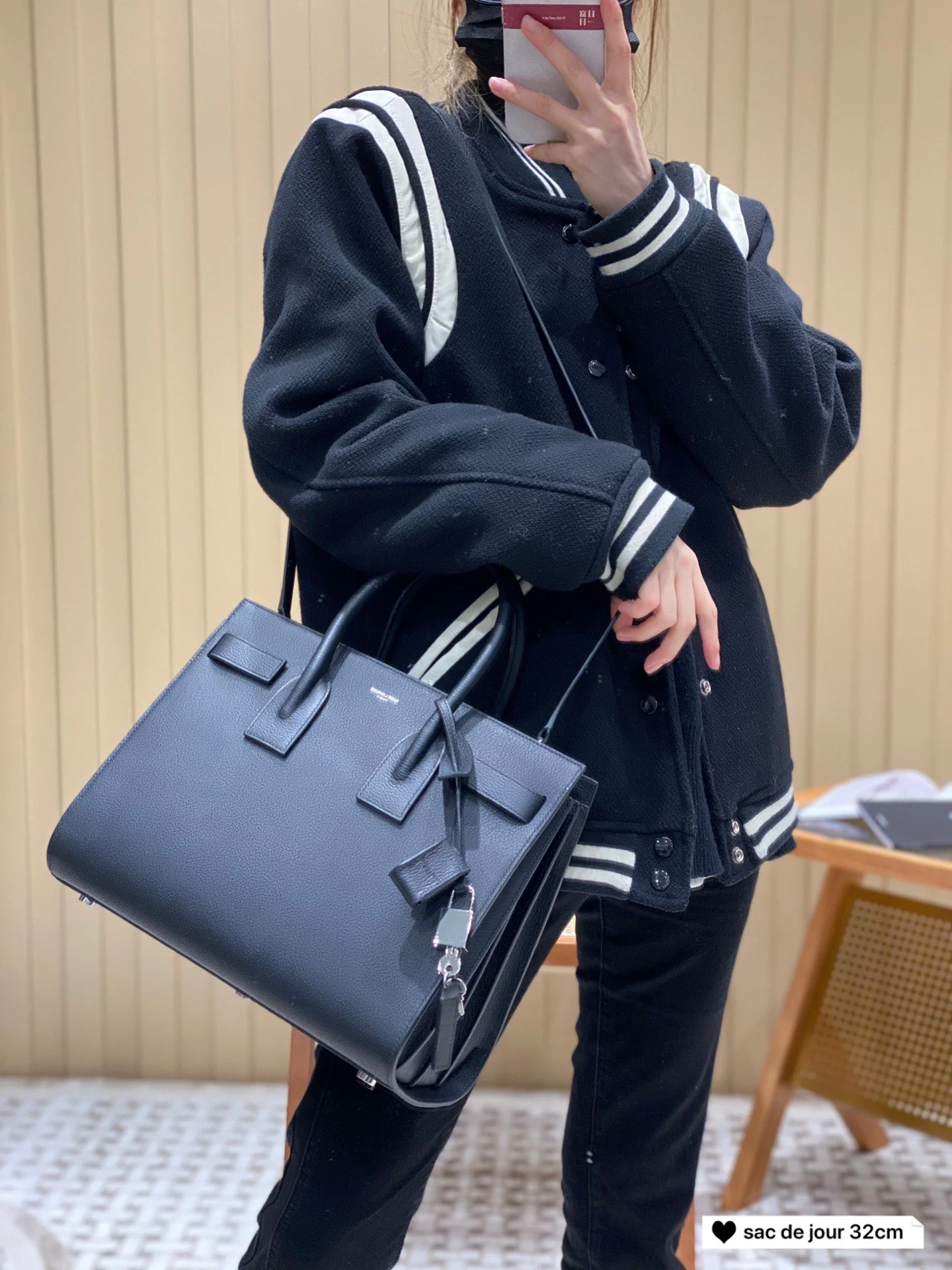 Сумка-гармошка YSL Sac-de-jour с рисунком под козу - черная - 32 см