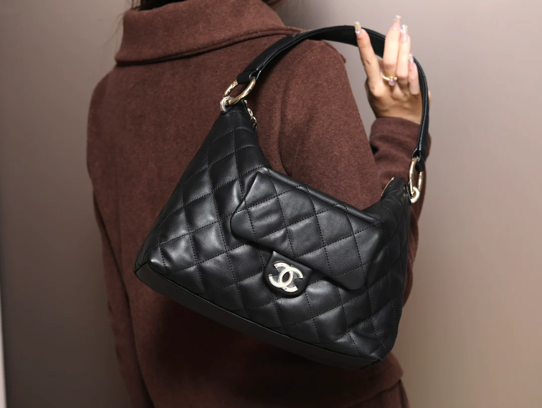 Сумка Chanel 23 Bhobo Underarm Hippie Bag - черная