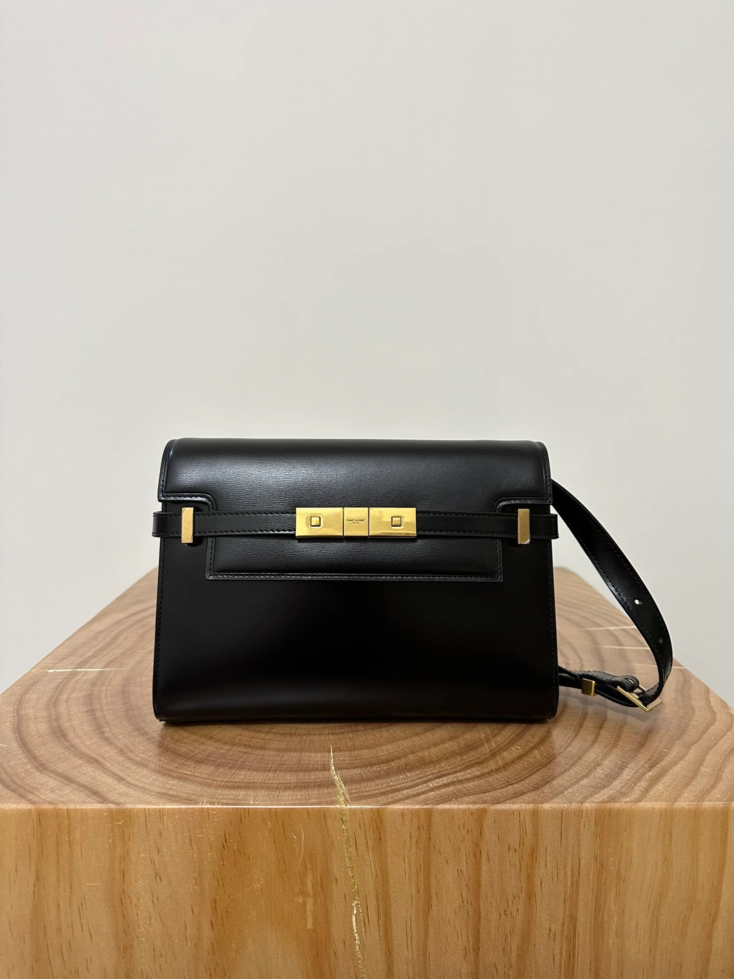 YSL Manhattan Toothpick Texture Small Black with Gold buckler