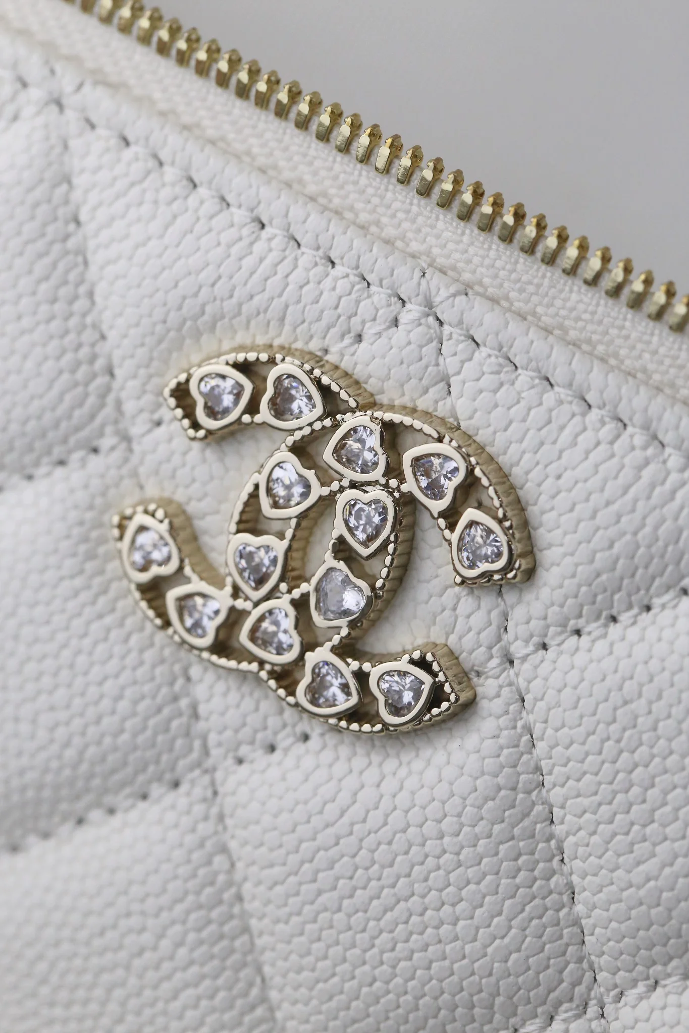 Сумочка Chanel 25p Heart Diamond LP с цепочкой - белая