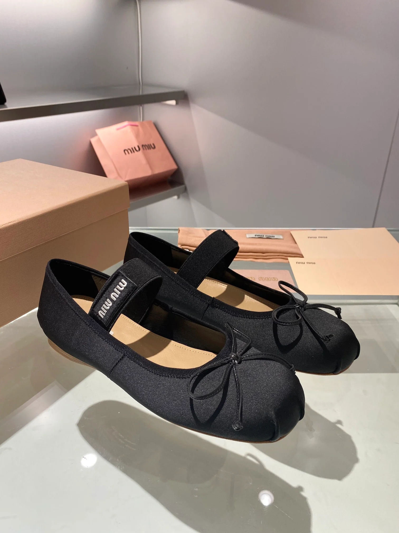 Новые поступления коллекции Miu Miu осень/зима 2023 - Балетки - Балетки - Черные