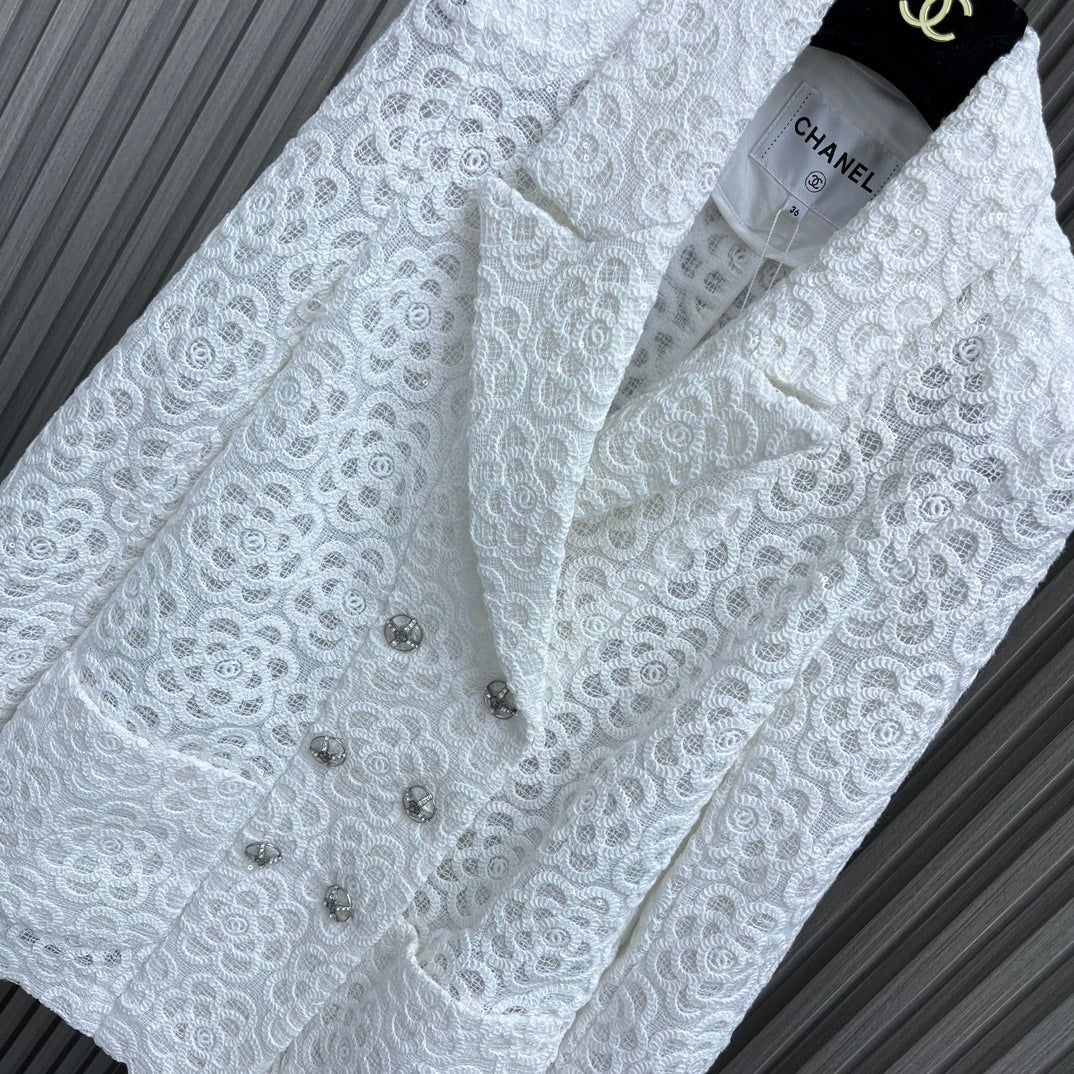 Chanel - Новинка 2403-24: Куртка, расшитая крупными пайетками - Белая