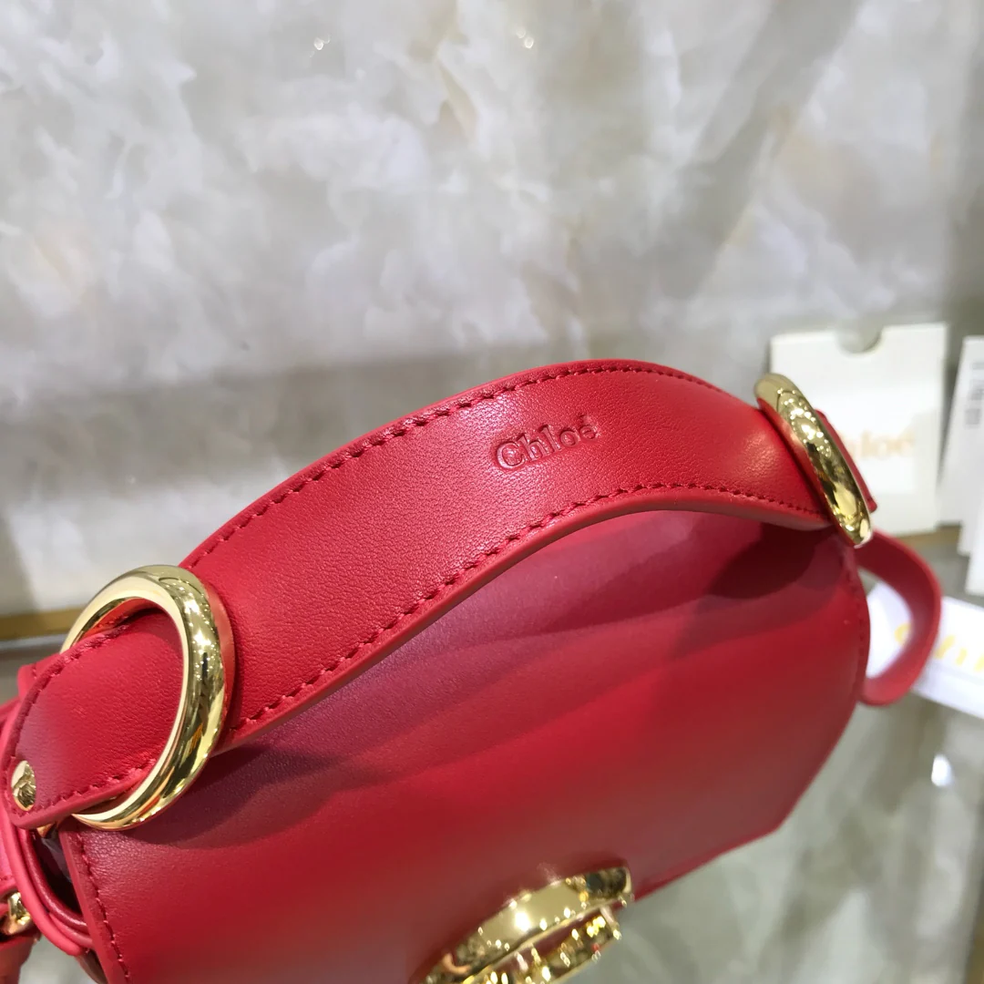 Сумка Chloe C-bag - сочетание гладкой телячьей кожи и замши - красная