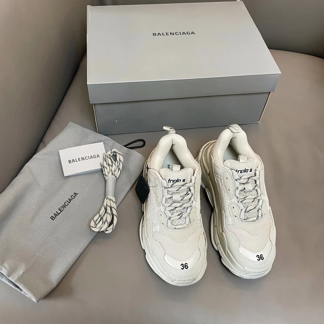 Кроссовки Balenciaga Triples на платформе, спортивные, массивные, белые.