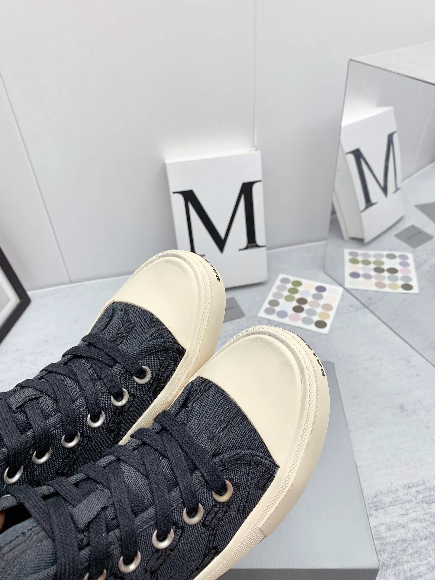 Новинка сезона осень/зима 2022 от Balenciaga - Кед Paris - Унисекс - Черный