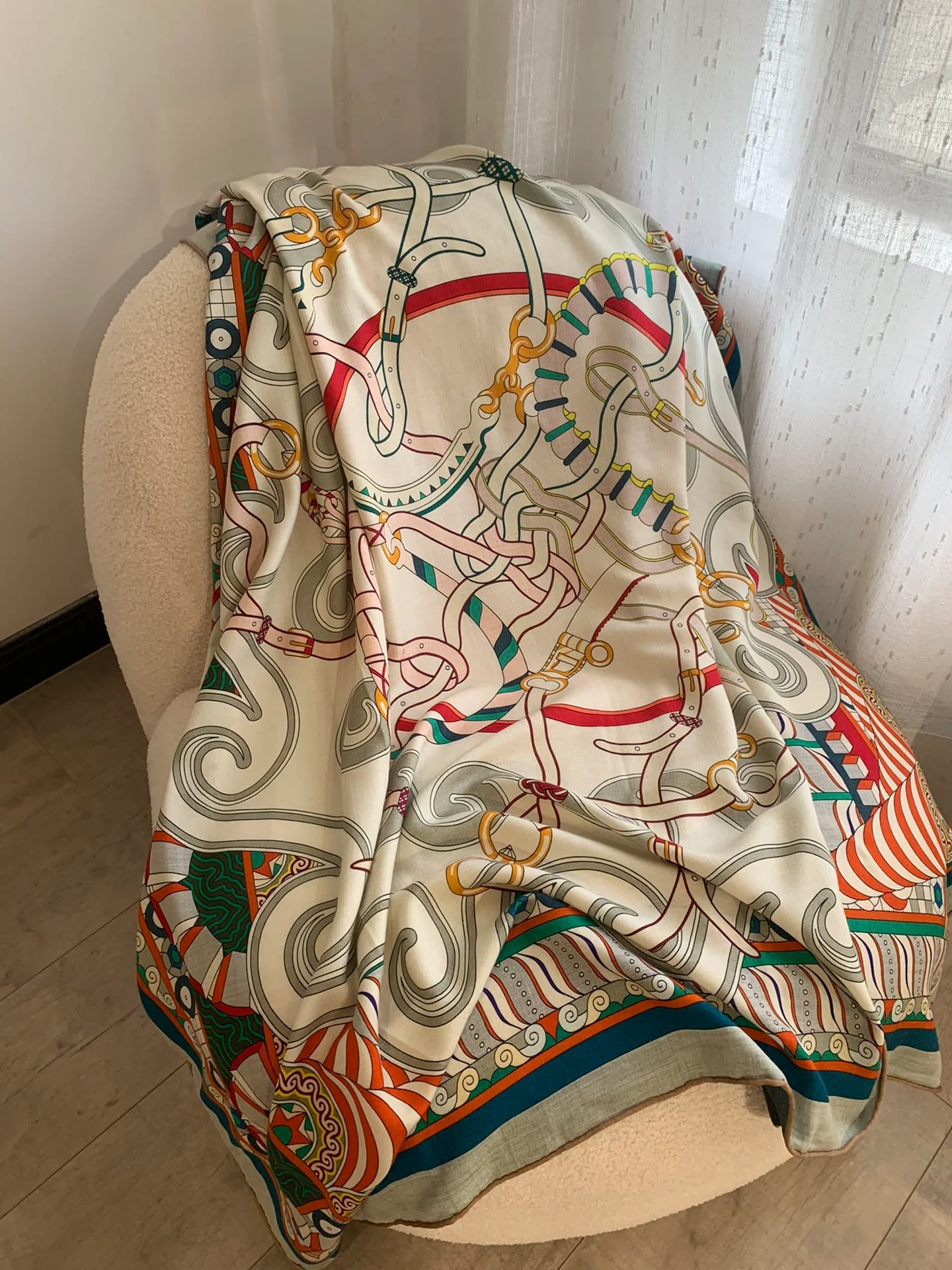 Шелковый шарф Hermes 140 см - 1 шт.