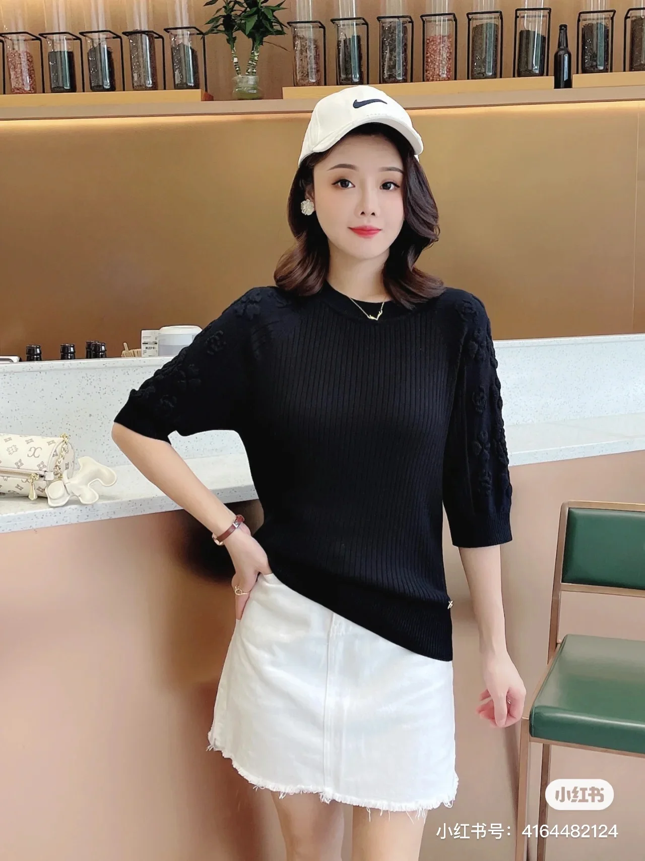 Chanel 2404 Четырехлистный клевер с камелией, вязаный, с коротким рукавом - черный