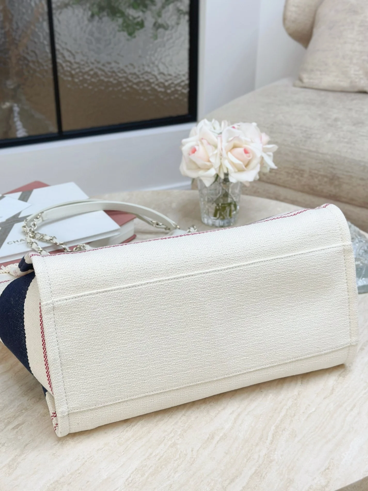 Пляжная сумка Chanel 25c, косметичка, красно-синяя.