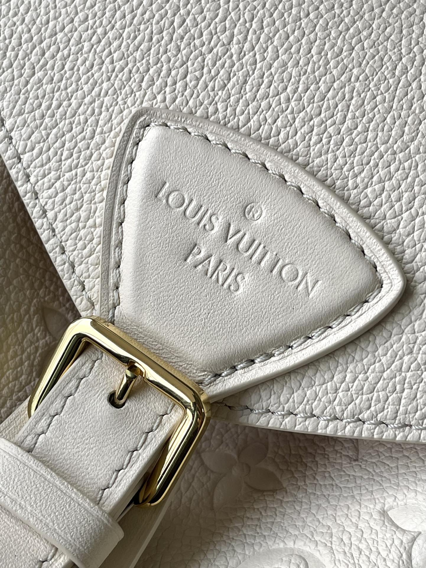 m45397-LV-own-White Backpack