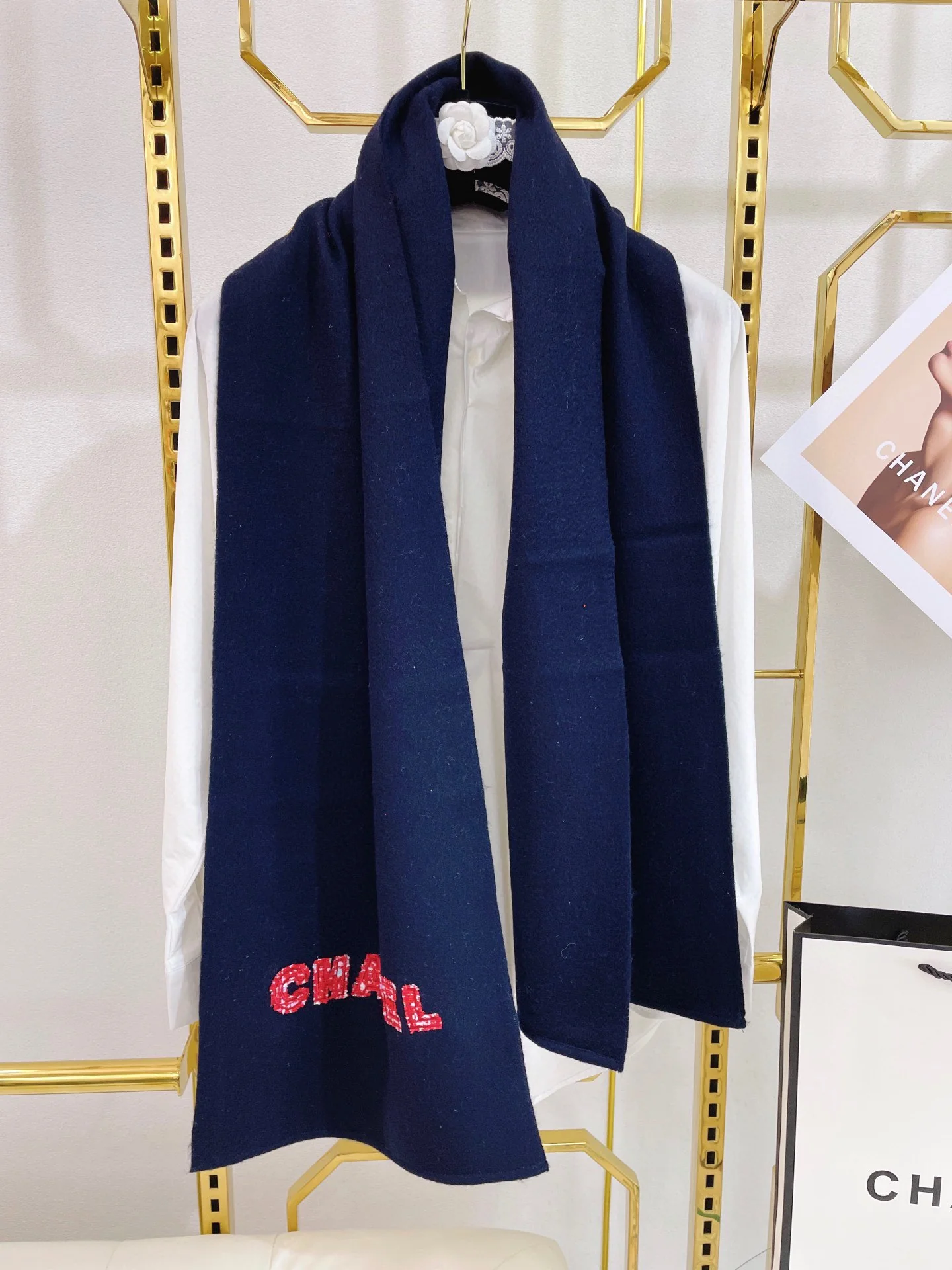 Однотонный кашемировый шарф Chanel - 100% кашемир