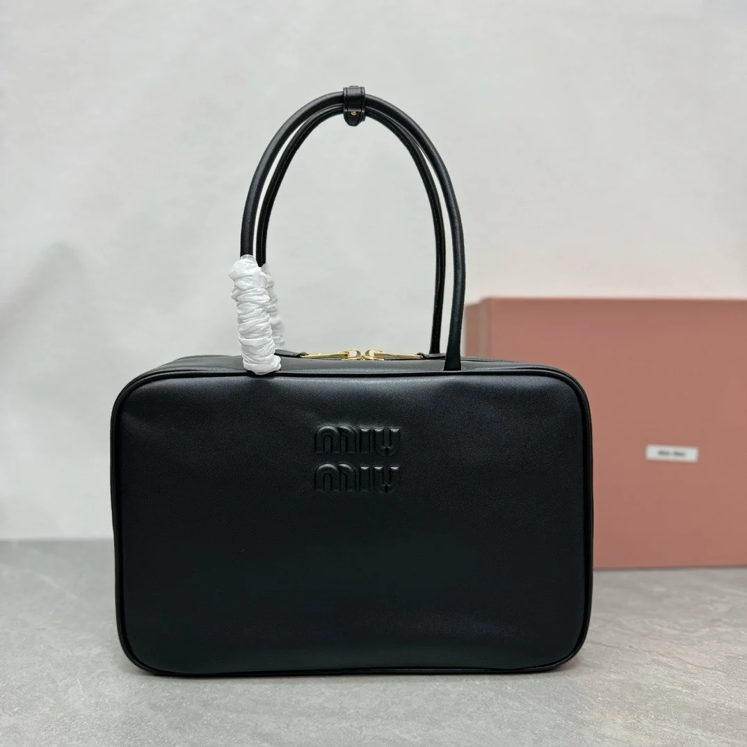 Портфель Miu Miu 5bb117 с длинной ручкой, полностью кожаный, черный.