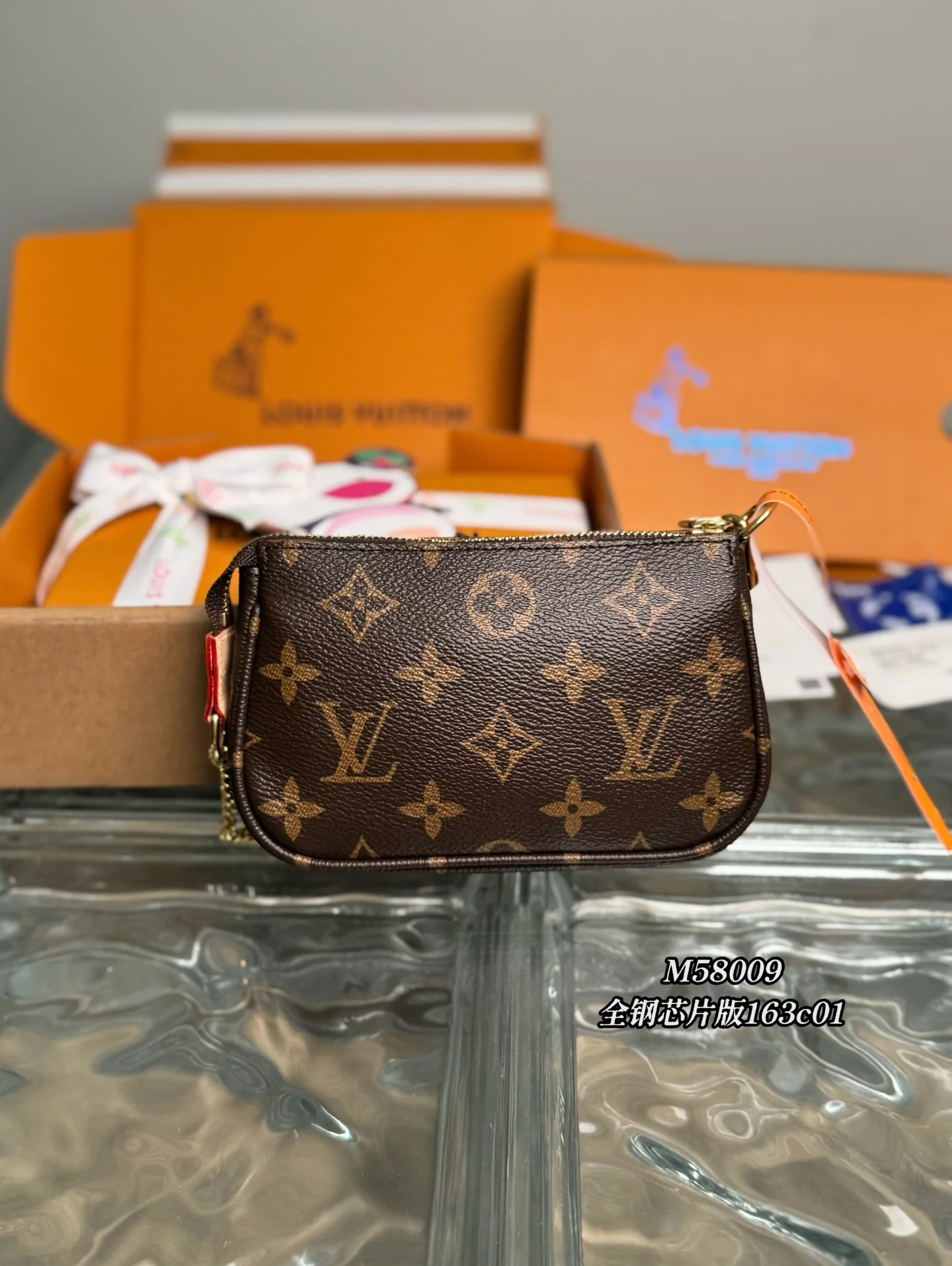 Клатч m58009 - Классический канвас с монограммой