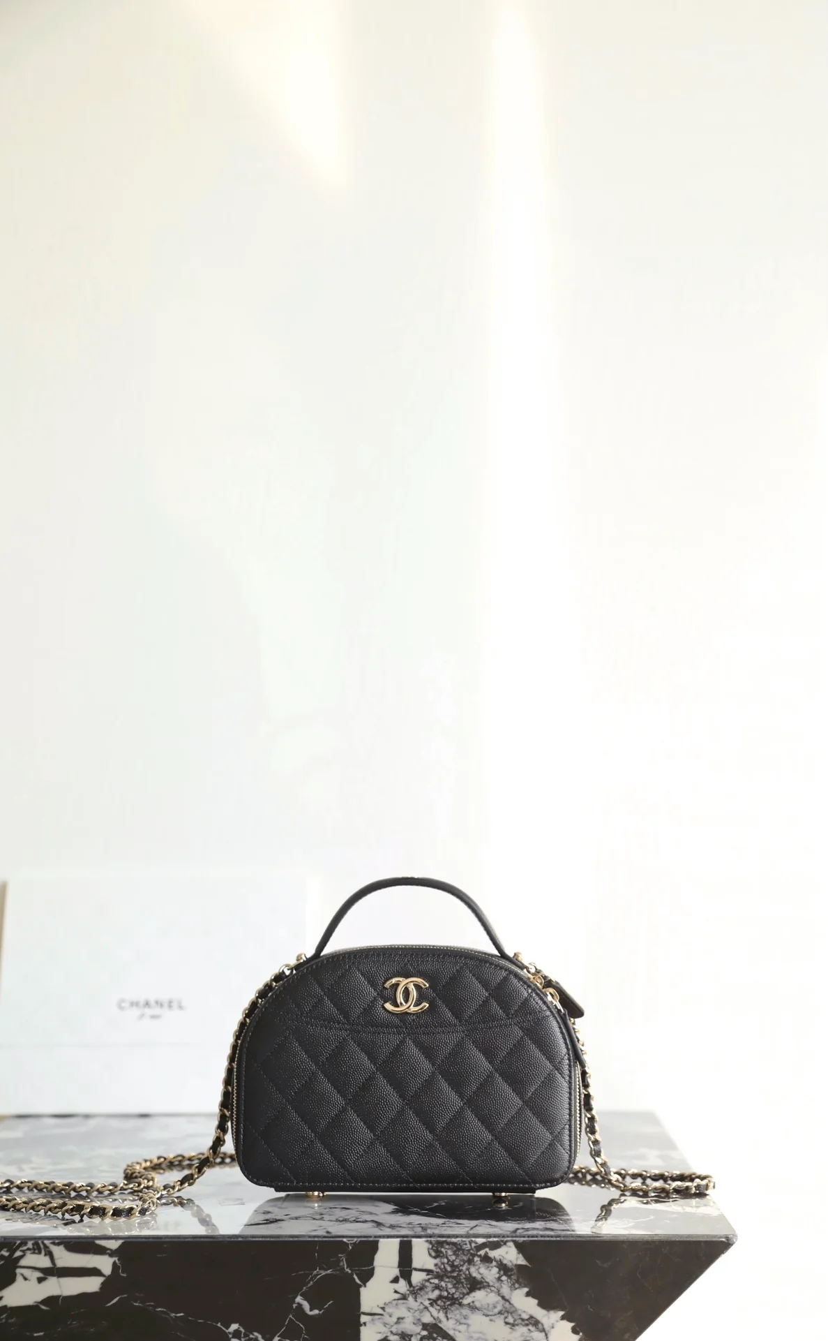 Сумка Chanel 25c Bowling Shell - черная