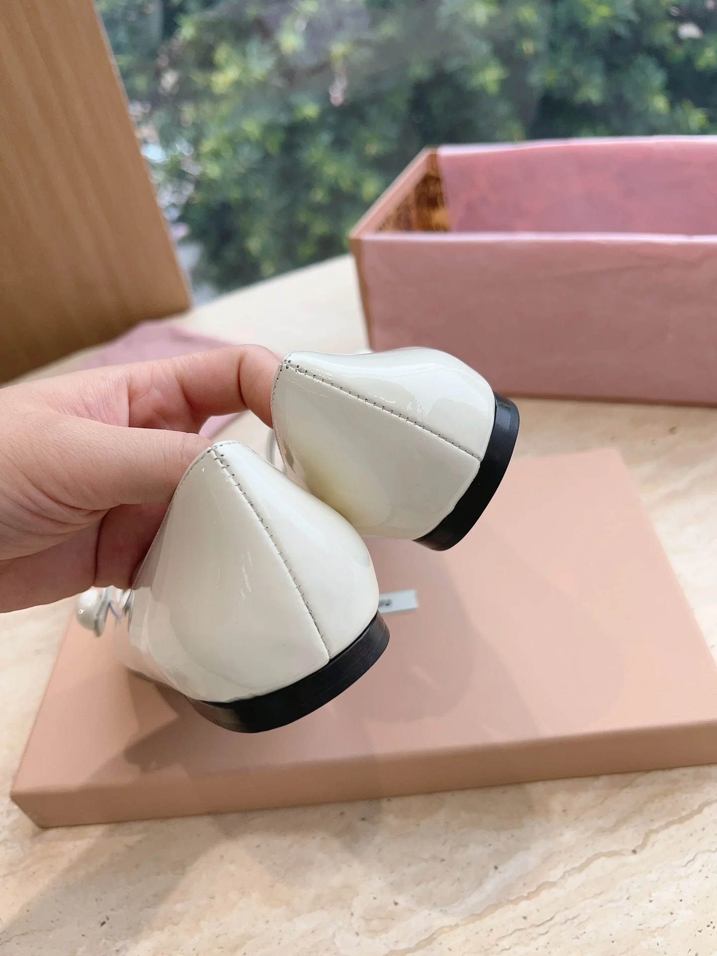 Балетки Miu Miu Mary Jane - белые