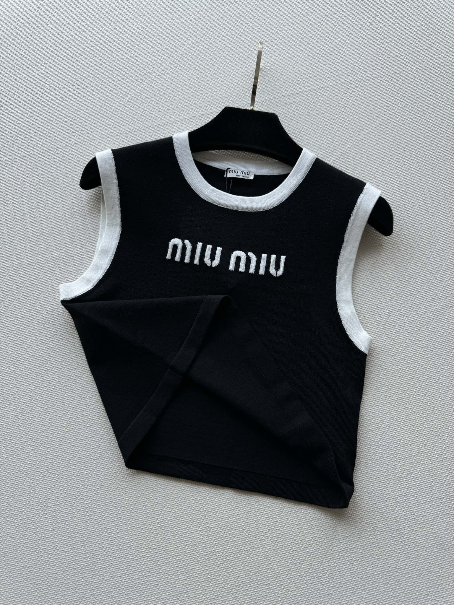 Miu Miu - 2404 - 24ss Весна/Лето Новый короткий жилет с цветовыми блоками - Черный