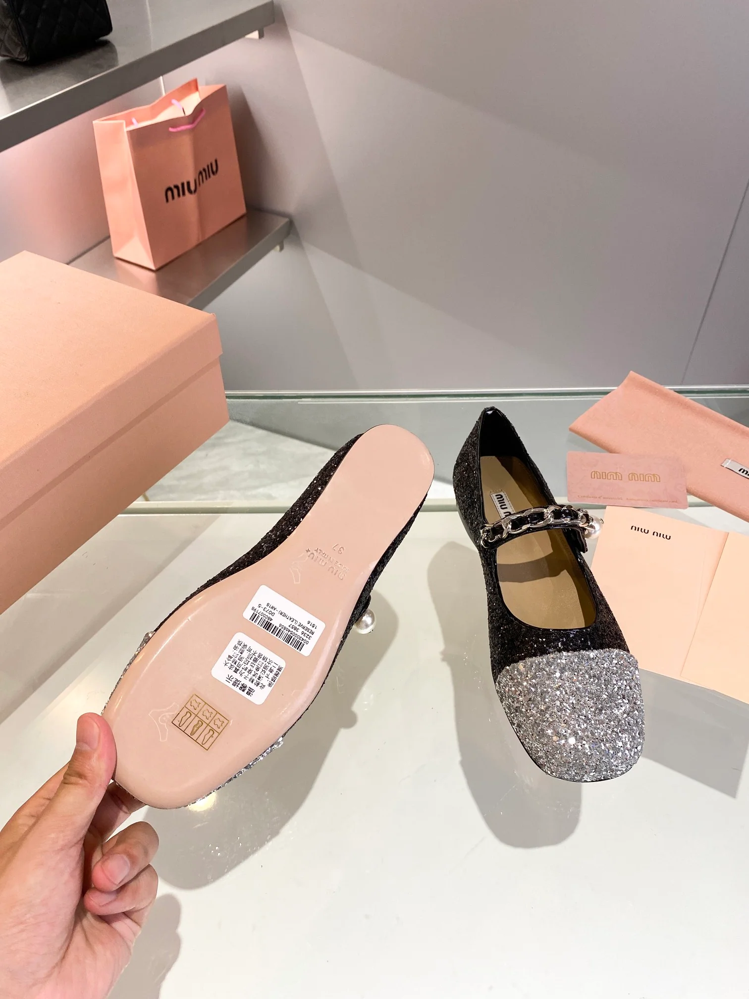 Новинка Miu Miu 2022 года - балетки