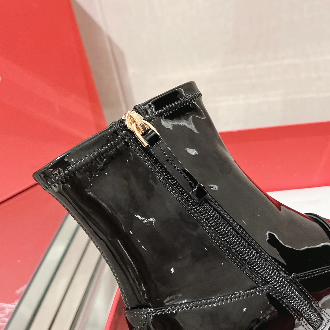 Ботильоны RV Shoes из лакированной кожи с пряжкой и стразами - со стразами Swarovski