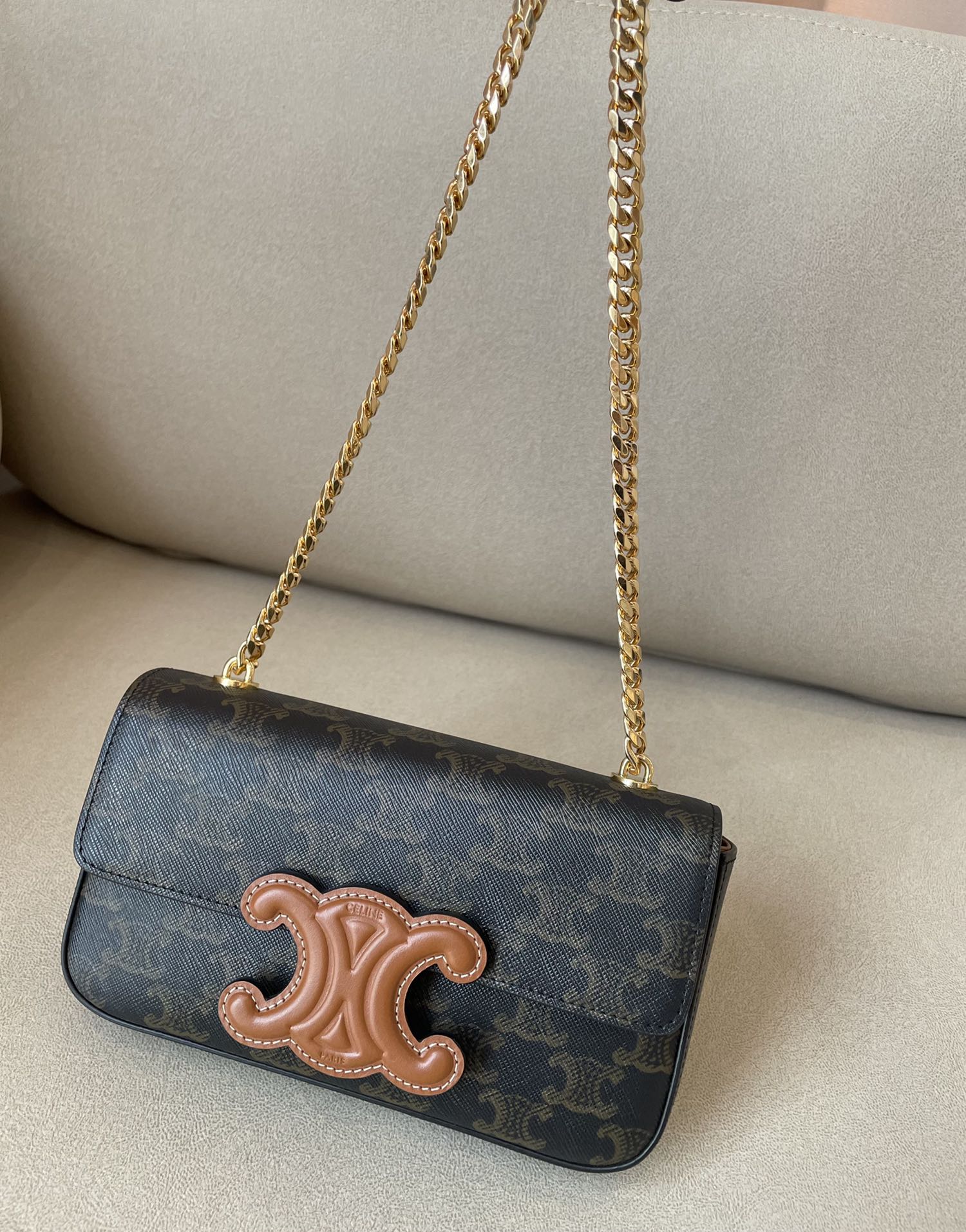 Сумка через плечо из коровьей кожи с логотипом Celine-Triomphe