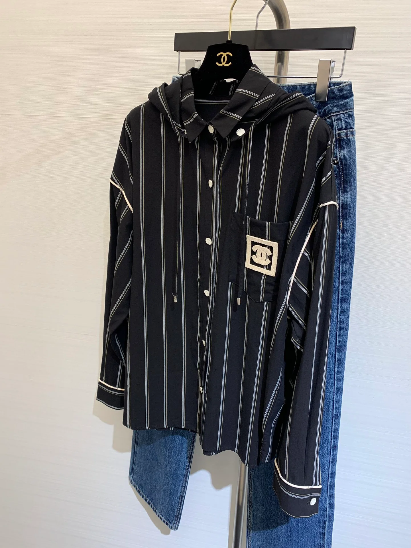 Новая полосатая толстовка с капюшоном Chanel 2403 Весна/Лето