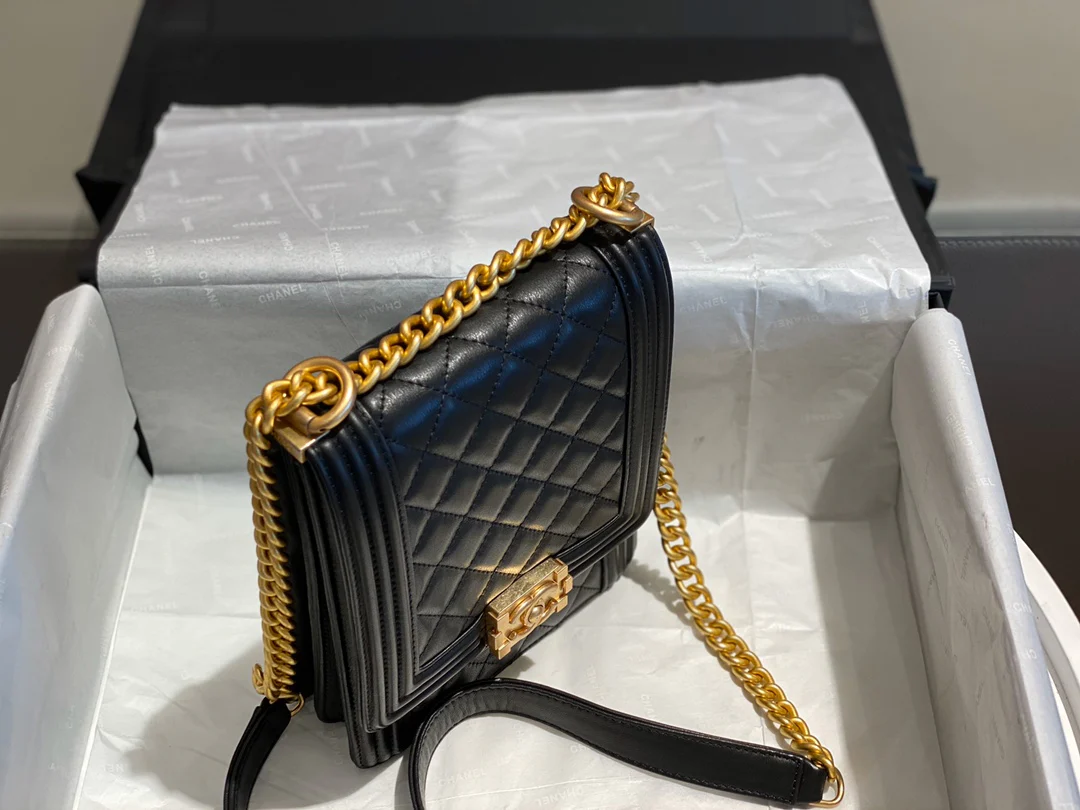 Chanel-boy-19-16-5cm