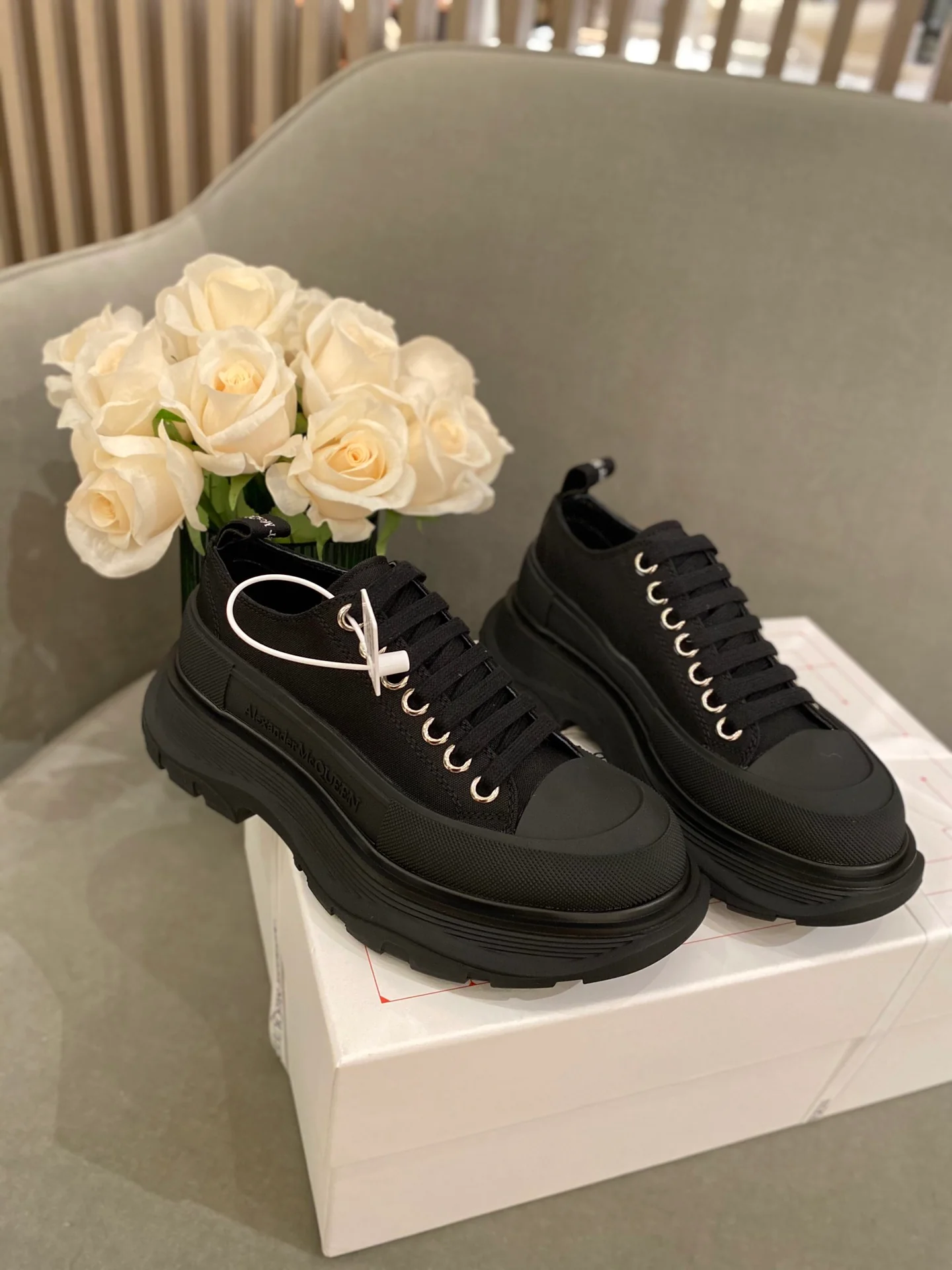 Кроссовки на платформе McQueen из парусины - унисекс - полностью черные