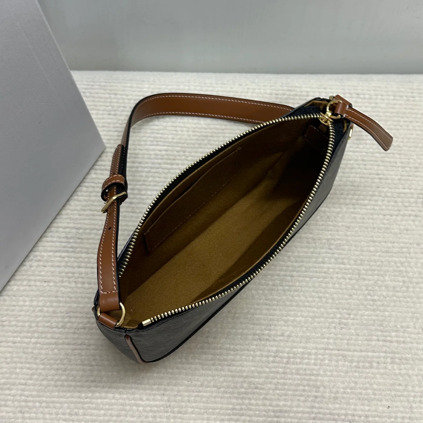 Сумка-подмышка из канваса Celine Riomphe