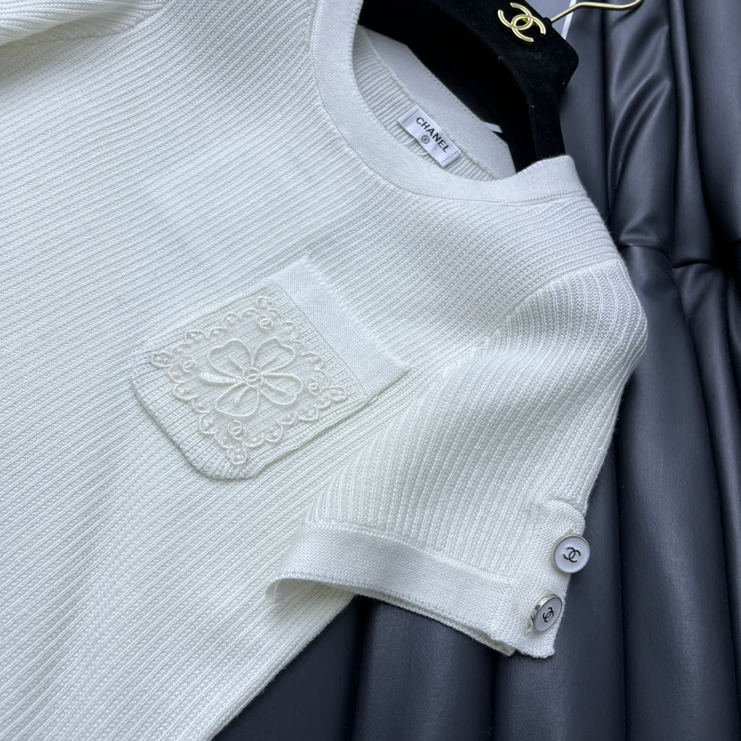 Свитер Chanel 2403 с карманом в виде четырехлистного клевера - белый