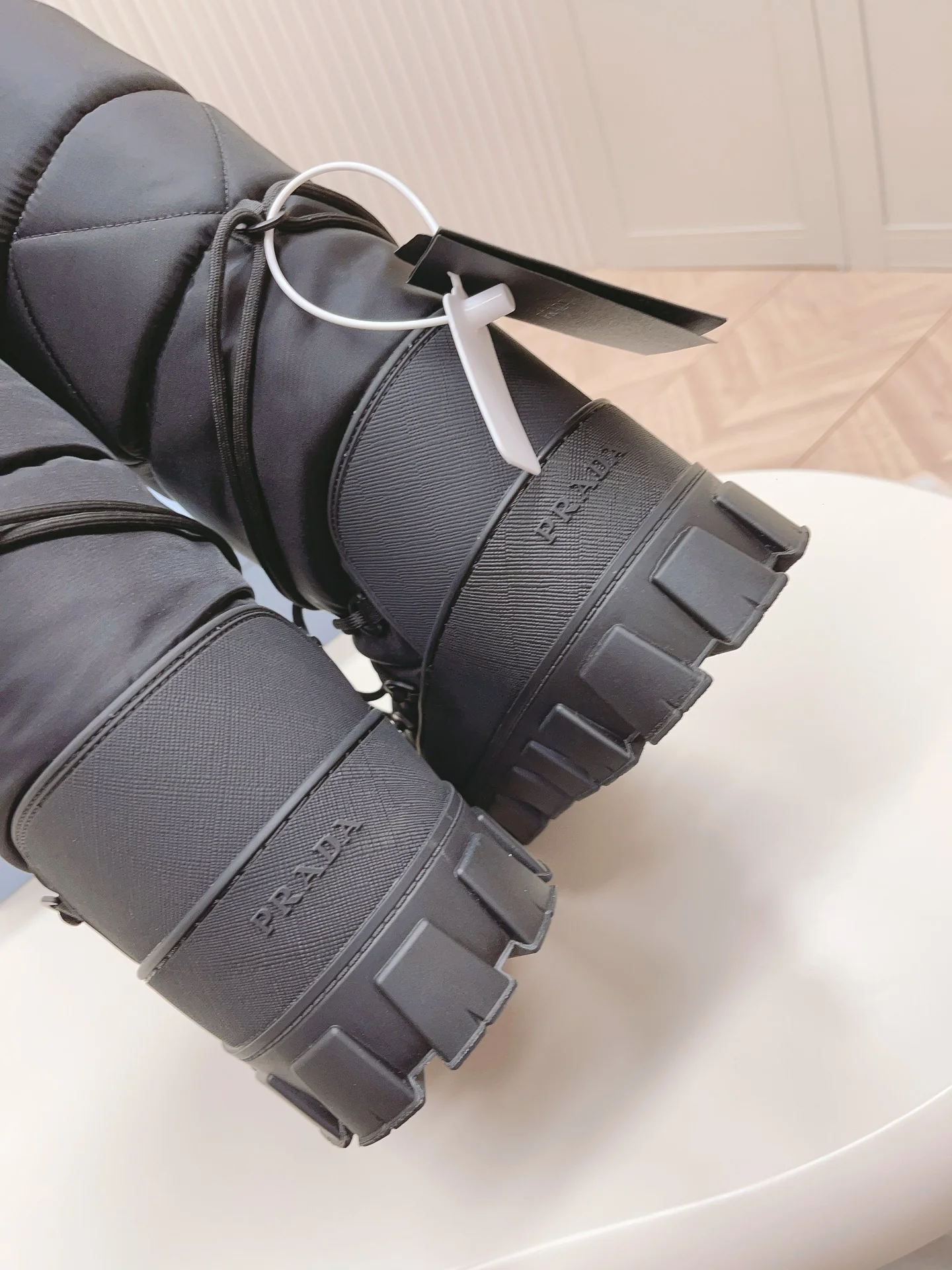 Снежные ботинки Prada 2024 Space Snow Boots - черные