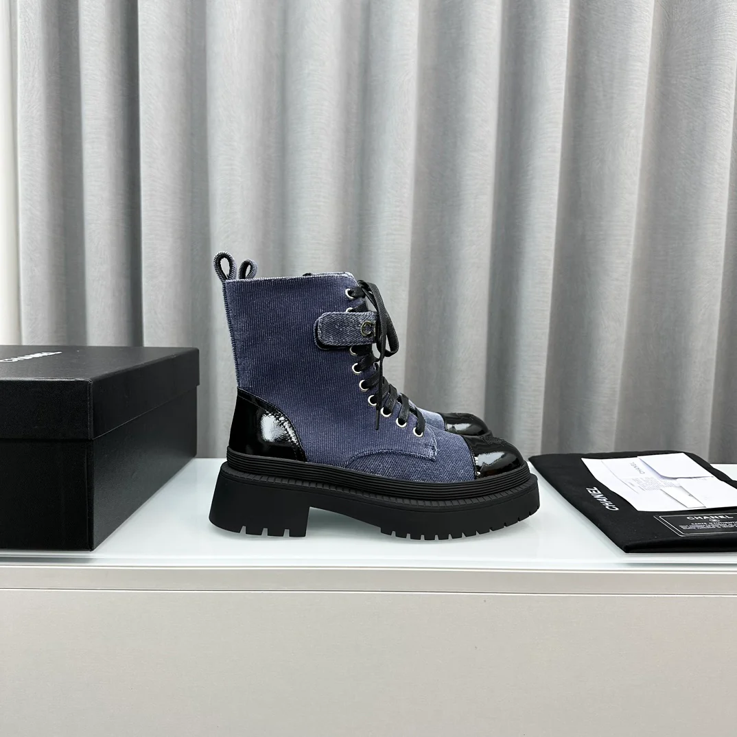 Новинка сезона осень/зима 2023 от Chanel - Ботильоны на шнуровке - Синие