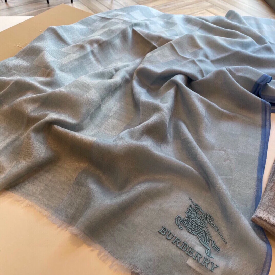 Кашемировый шарф Burberry с пайетками, пряжа - 100-200 см - серо-голубой