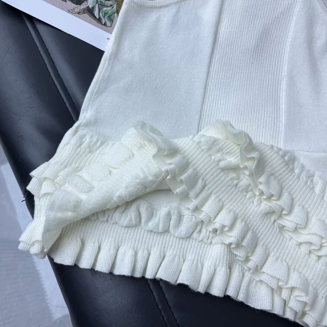 Chanel - Новинка 2403-24 Вязаный жилет с кружевом - Белый