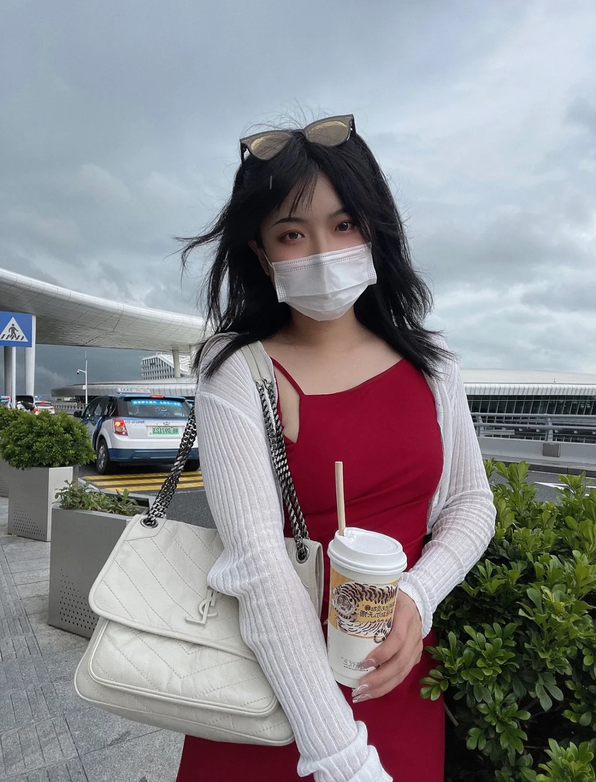 YSL-niki-baby-28cm-cowhide-off-white