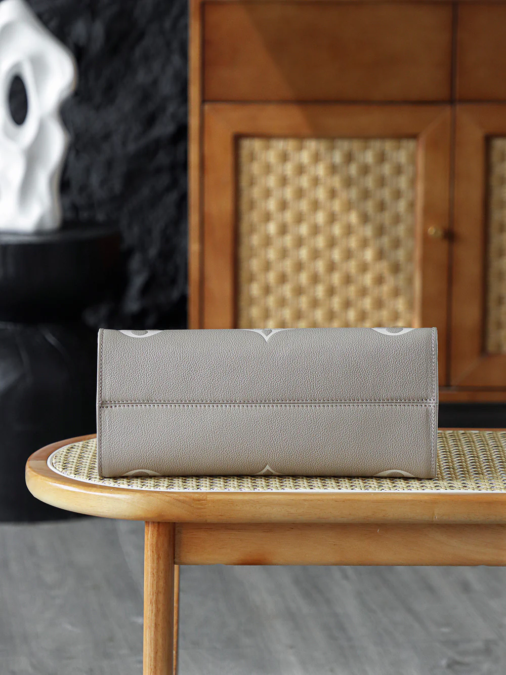 LV-m45494-onthego Средний слоново-серый