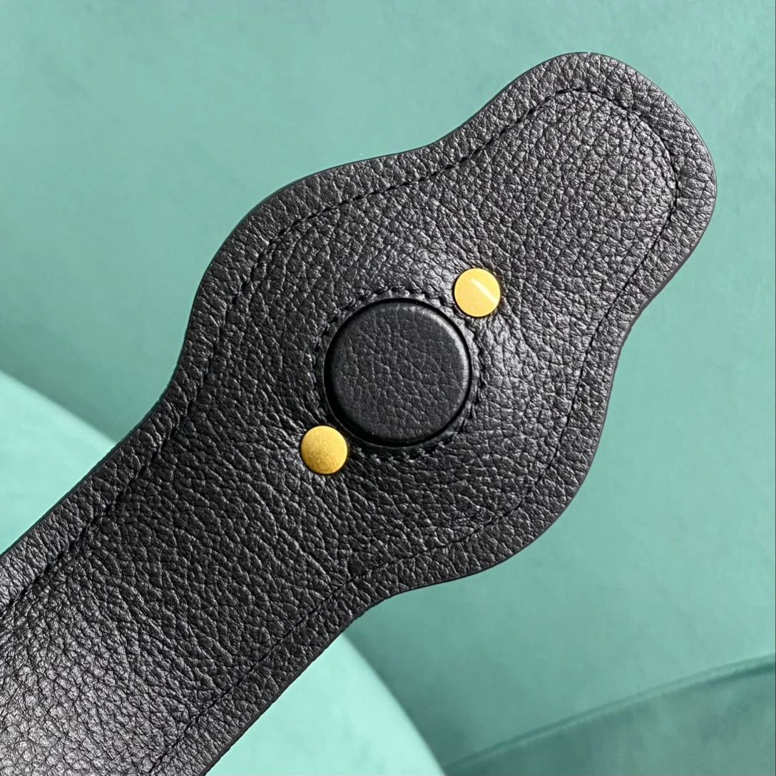 Весенняя коллекция Gucci 2023 — Сумка через плечо ?Полумесяц? — Черная