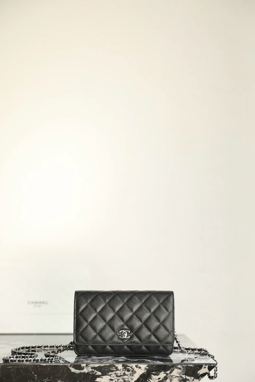 Chanel WOC Черное золото