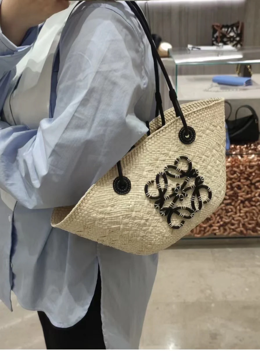 Соломенная сумка Loewe - большой размер