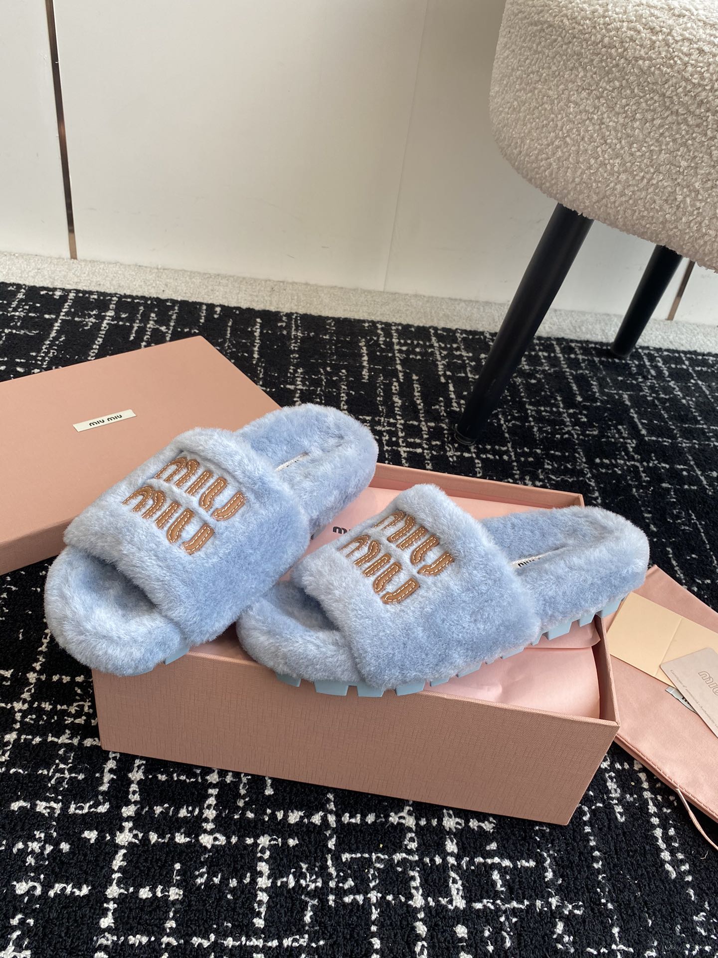 Шерстяные тапочки Miu Miu 2024 - синие