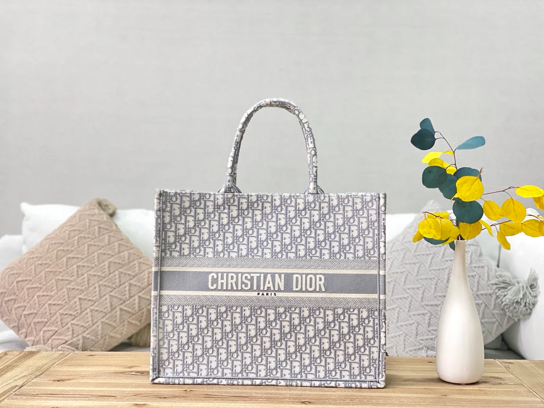 Большая сумка Dior Book Tote (41,5 см), серая, с монограммой, канвас.