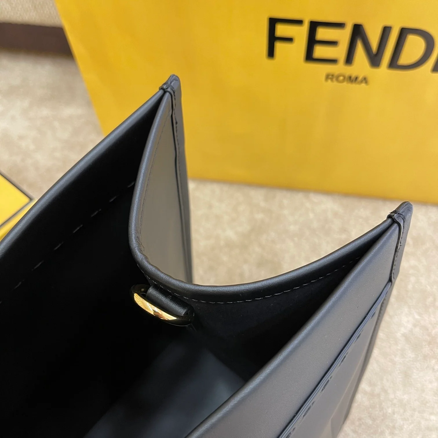 Сумка-тоут Fendi - черная