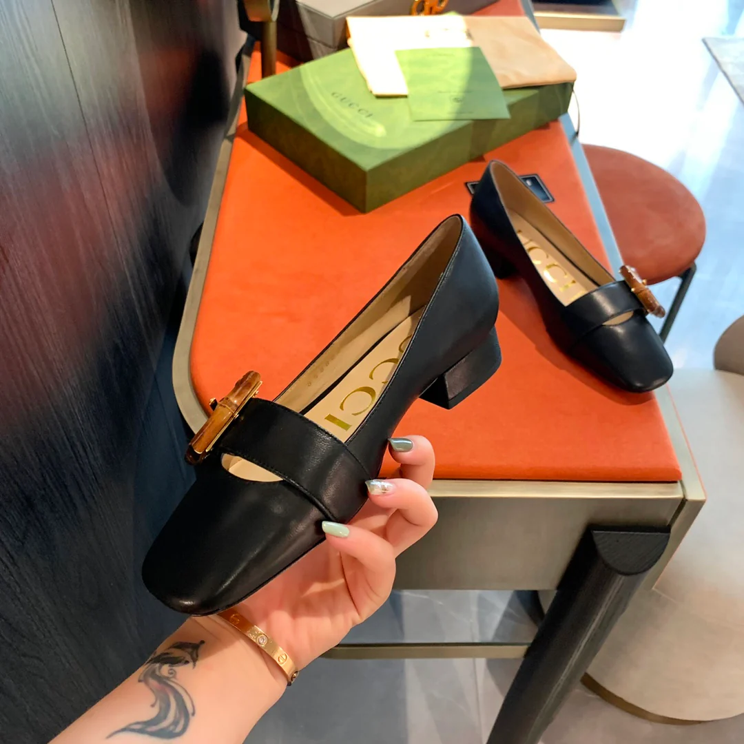 Gucci - Туфли на низком каблуке с бамбуковой пряжкой