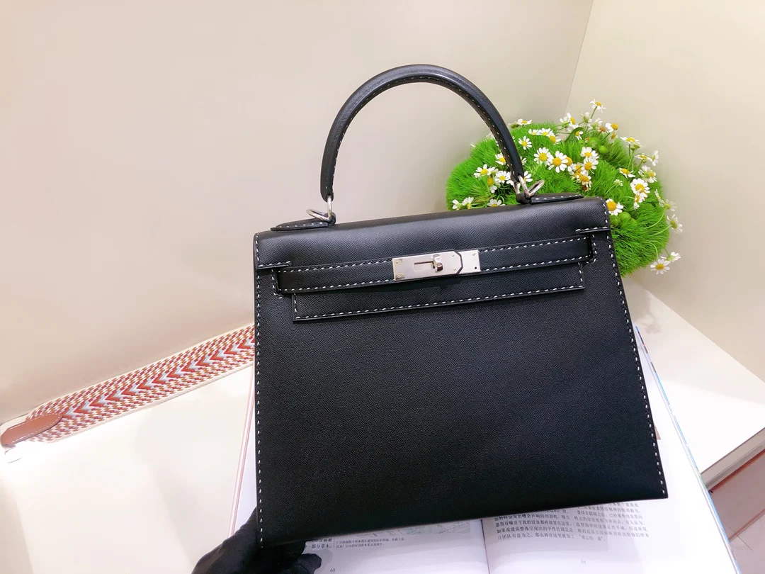 Сумка Hermes Limited Edition Kelly 28 Monsieur 89 Nior - черная - с серебряной пряжкой