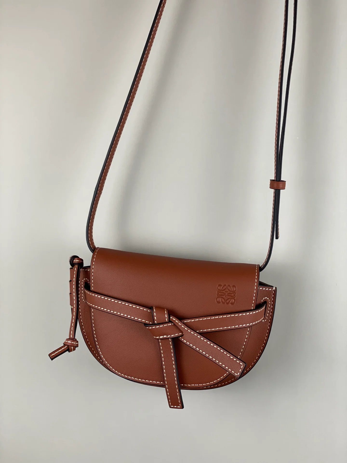 Loewe-gate-mini-21x12-5x9-5-cm-10