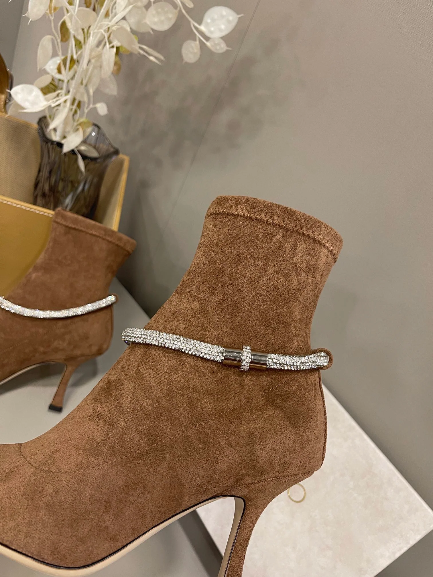 Новинка сезона осень/зима 2022 от Jimmy - Ботильоны на шпильке - Коричневые