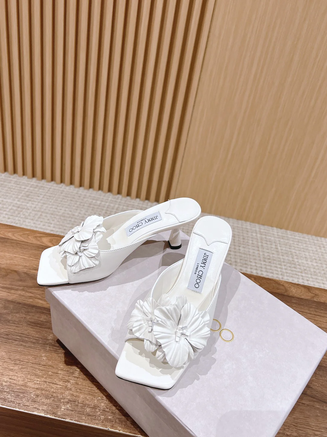 Jimmy - Туфли на каблуке с бантиком - Белые
